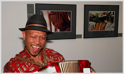 Lito Tabora in der Ausstellung "fokus:Namibia"
