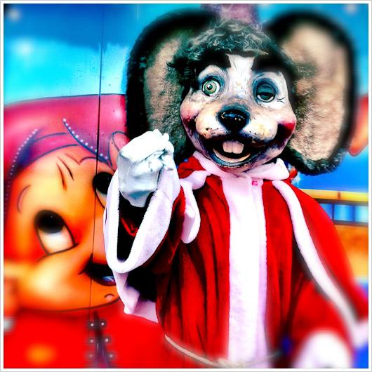 Eine Mausfigur als Nikolaus