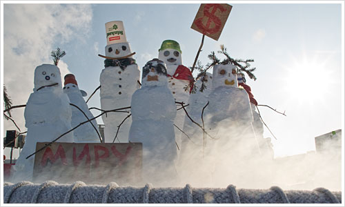 Gruppe von Schneemännern Gruppe von Schneemännern