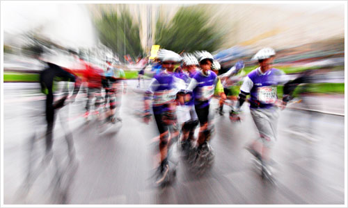 Verfremdetes Bild vom Skatermarathon 2010 in Berlin