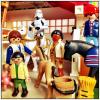 Eine Trooperfigur aus Starwars mit anderen Figuren Eine Trooperfigur aus Starwars mit anderen Figuren
