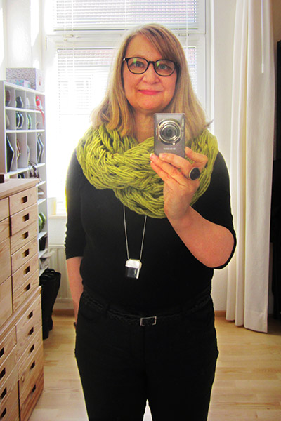 Armknitted scarf by wollvictim