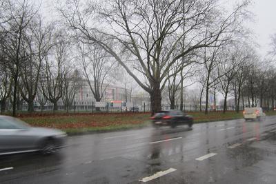 B1 Dortmund Westfalenhalle bei Regen